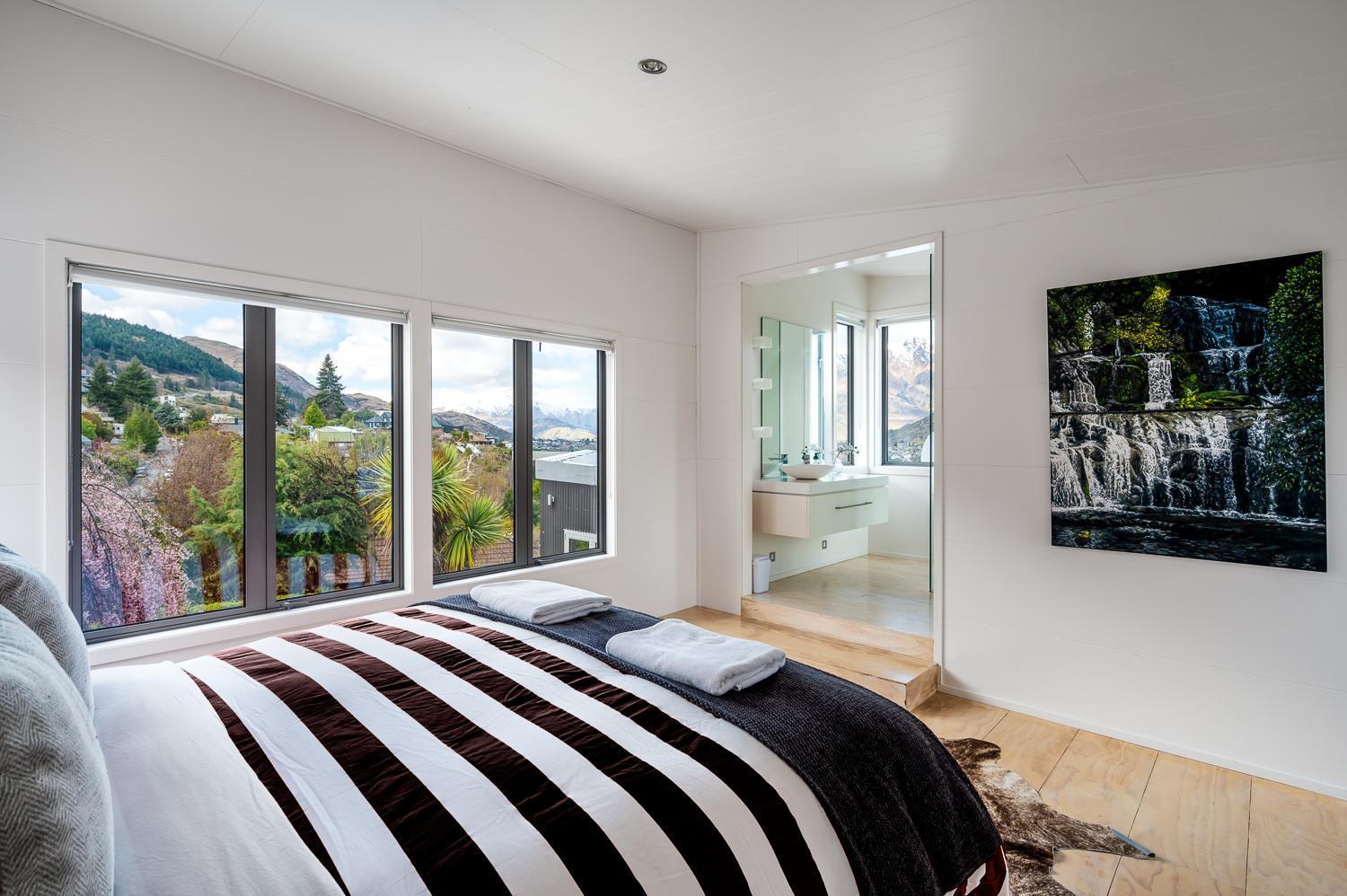 Ferienhaus Spectacular Views Uninterrupted! 3 Bedroom Private!